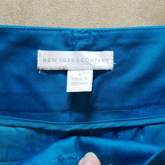 Shorts - Picture 2 of 3